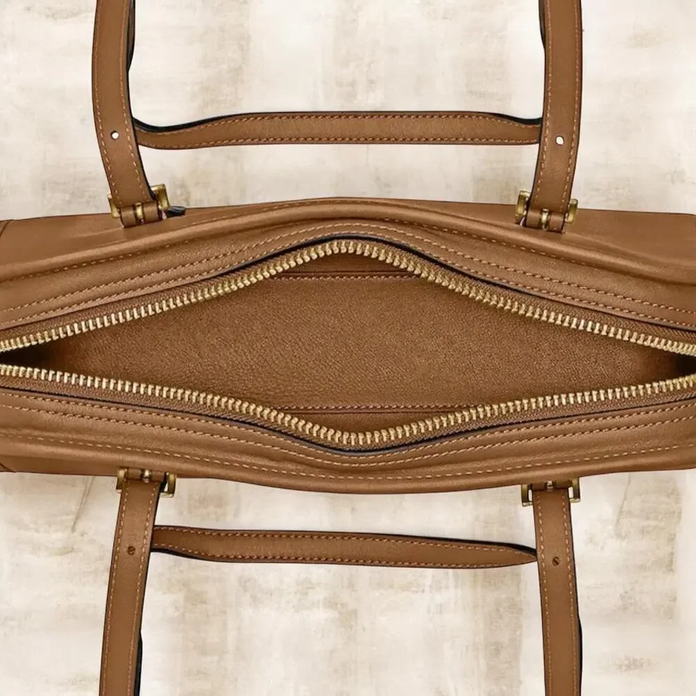 NWT Coach CM565 Leather Swing Zip Shoulder Bag
